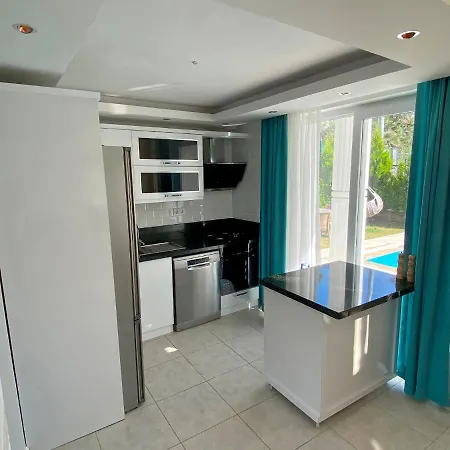 White House, 4 Bedroom, Large Private Pool, Close To Amenities 빌라 페티예