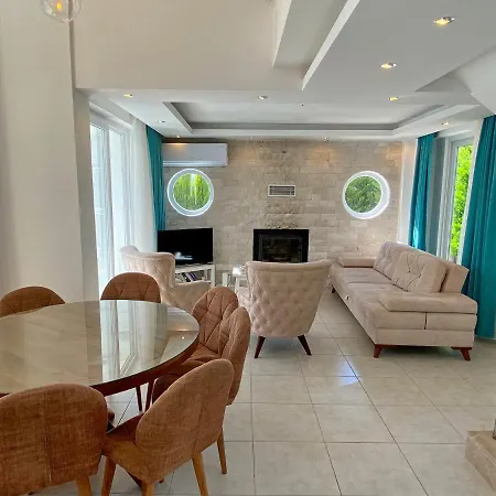 Vilă White House, 4 Bedroom, Large Private Pool, Close To Amenities