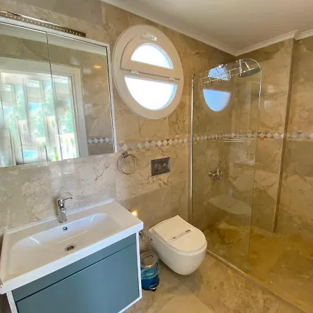 White House, 4 Bedroom, Large Private Pool, Close To Amenities 빌라 페티예