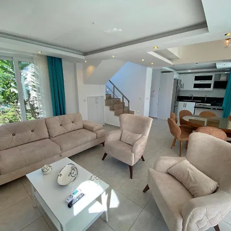White House, 4 Bedroom, Large Private Pool, Close To Amenities 빌라 페티예